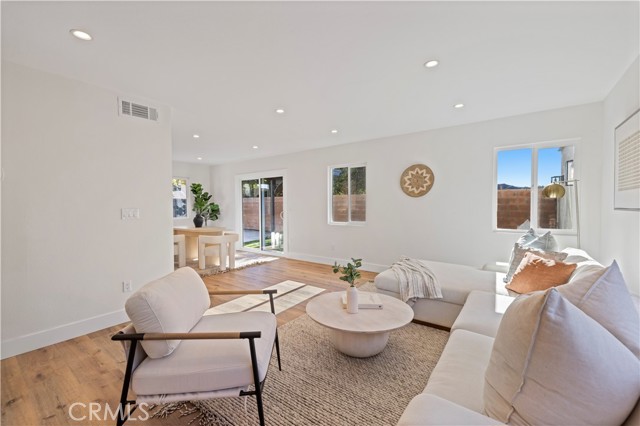 Detail Gallery Image 7 of 38 For 28218 Oaklar Dr, Saugus,  CA 91350 - 4 Beds | 3 Baths