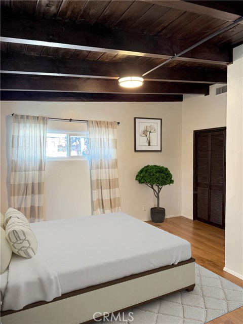 Detail Gallery Image 5 of 33 For 7363 Caldus Ave, Lake Balboa,  CA 91406 - 3 Beds | 2 Baths