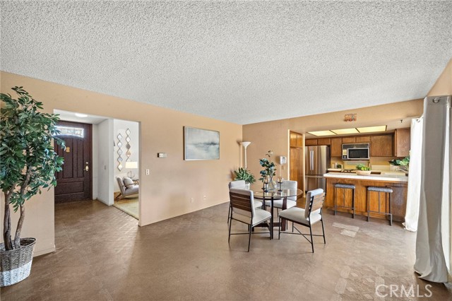 11551 Gladstone Circle, Fountain Valley CA: https://media.crmls.org/medias/6ac62519-2788-48ad-ac27-004d975dcfaf.jpg
