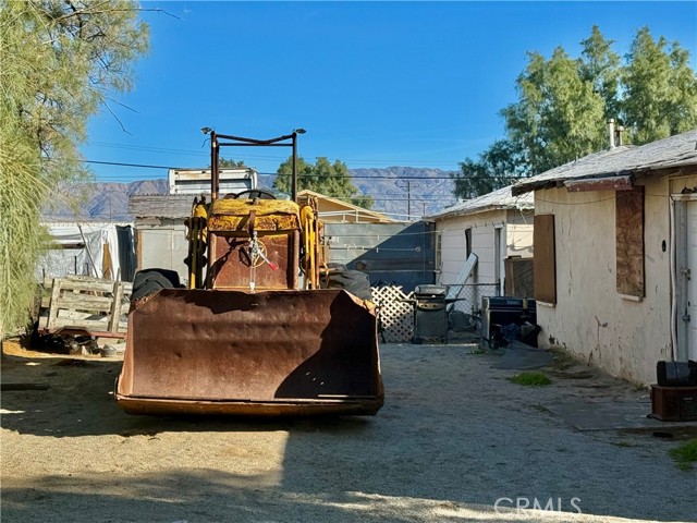 Detail Gallery Image 11 of 58 For 82449 1st St, Trona,  CA 93562 - 6 Beds | 3 Baths