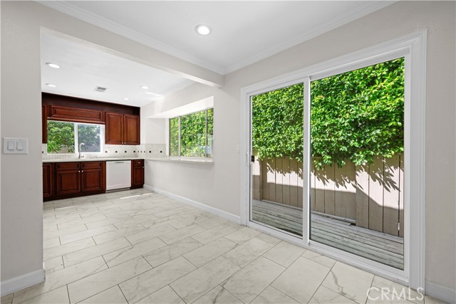 Detail Gallery Image 9 of 22 For 3333 N Los Coyotes Diagonal, Long Beach,  CA 90808 - 3 Beds | 3 Baths