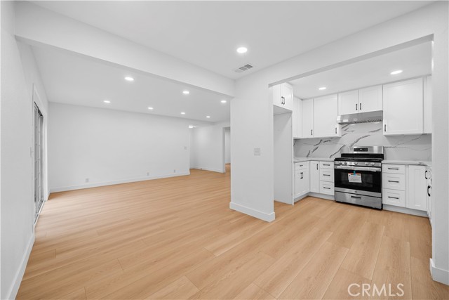 7116 Waring Avenue, Los Angeles CA: https://media.crmls.org/medias/6ac79696-bcc9-4511-bca5-e83f7ef13301.jpg