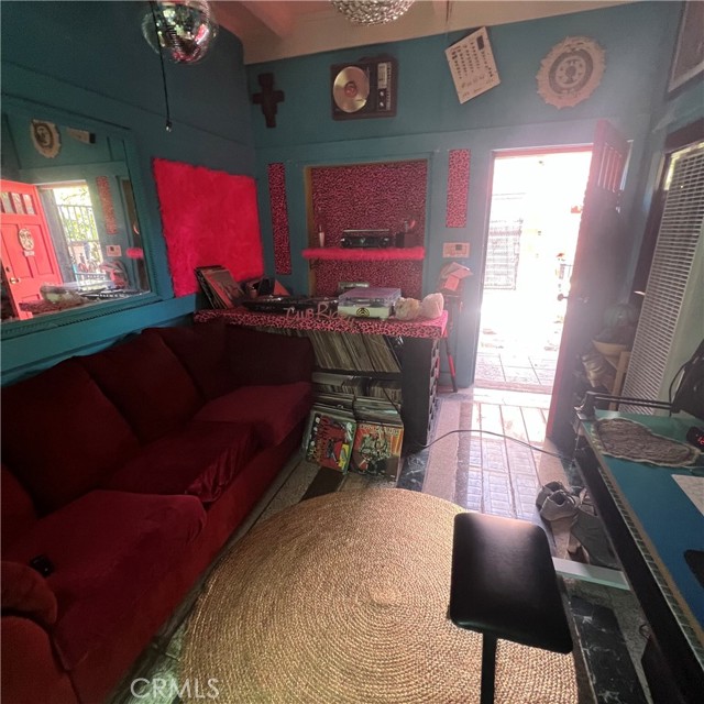 Detail Gallery Image 6 of 13 For 2949 S Harcourt, Los Angeles,  CA 90016 - – Beds | – Baths