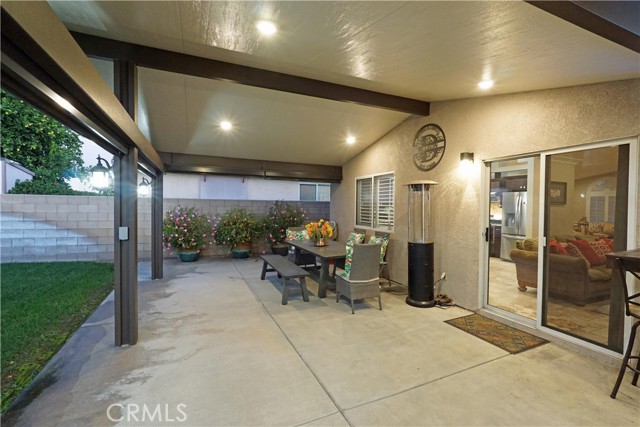 328 Manzanita Court, Ontario CA: https://media.crmls.org/medias/6ac7f7cf-81b4-42a3-9797-173f1b373ef0.jpg