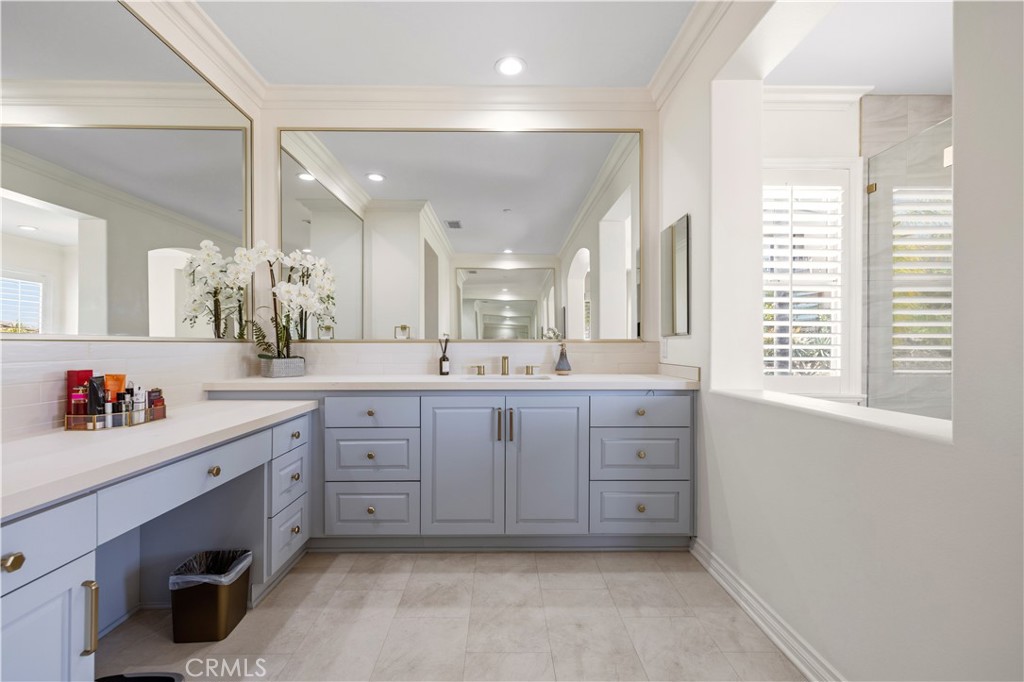 https://media.crmls.org/medias/6ac881b3-40f0-4681-95f3-bc65368902b9.jpg?preset=X-Large