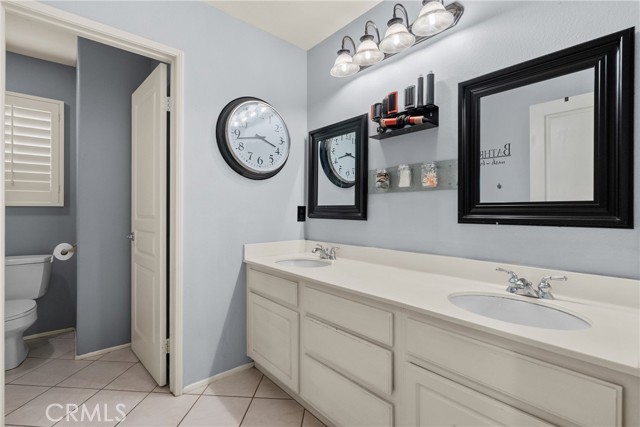 30463 Vineyard Lane, Castaic CA: https://media.crmls.org/medias/6ac8a5cc-4df0-4096-8e70-0e45b1f9d08c.jpg