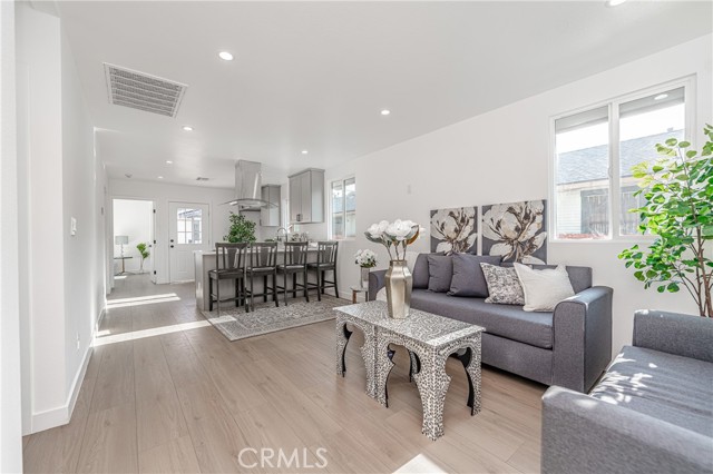 3818 Crawford Street, Los Angeles CA: https://media.crmls.org/medias/6ac8c199-65d5-4514-ae6b-b006e5aafb55.jpg
