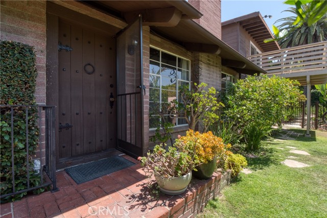 1878 Molino N Avenue, Signal Hill CA: https://media.crmls.org/medias/6ac9546d-9586-424a-b902-a8ebbd5aa757.jpg