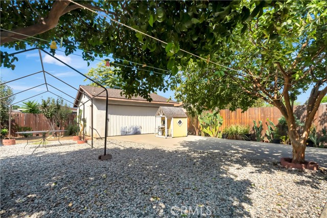 Detail Gallery Image 16 of 18 For 2651 Pirtle St, Los Angeles,  CA 90039 - 3 Beds | 1/1 Baths