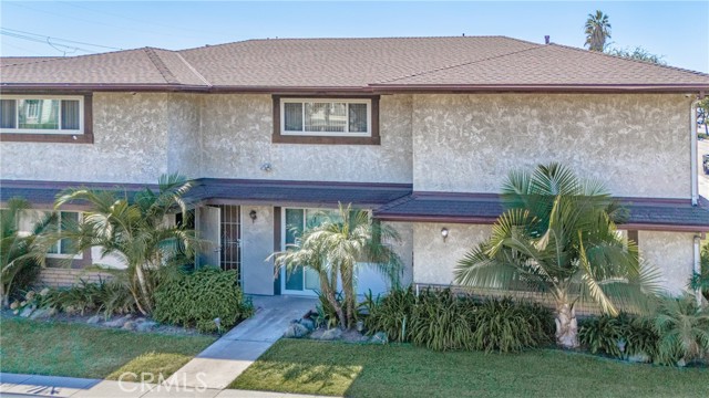 11702 Lakewood Boulevard, Downey CA: https://media.crmls.org/medias/6ac9c5f3-e09d-46b3-bda0-8c387aad0da3.jpg
