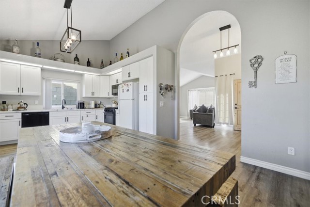 Detail Gallery Image 16 of 39 For 1809 E Avenue R6, Palmdale,  CA 93550 - 3 Beds | 2 Baths