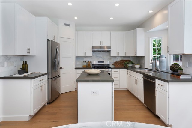 Detail Gallery Image 22 of 57 For 608 & 608 .5 Acacia Ave, Corona Del Mar,  CA 92625 - 5 Beds | 4 Baths