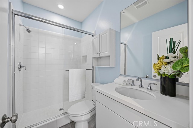 Detail Gallery Image 16 of 22 For 96 Tallowood, Irvine,  CA 92620 - 4 Beds | 3 Baths