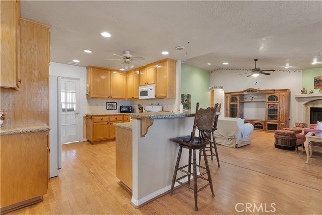 14908 Dakota Road, Apple Valley CA: https://media.crmls.org/medias/6acc4707-ccbe-4b81-a586-f5c9a52e1462.jpg