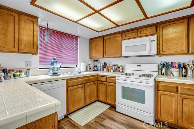 19451 Sherman Way, 504 photo 6