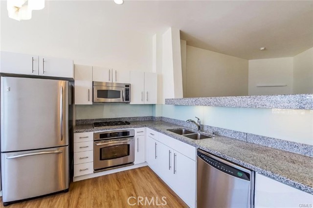 Detail Gallery Image 2 of 26 For 1100 Wilshire Bld #2603,  Los Angeles,  CA 90017 - 1 Beds | 1 Baths