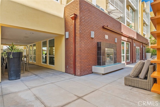 Detail Gallery Image 30 of 34 For 21301 Erwin #206,  Woodland Hills,  CA 91367 - 2 Beds | 2 Baths