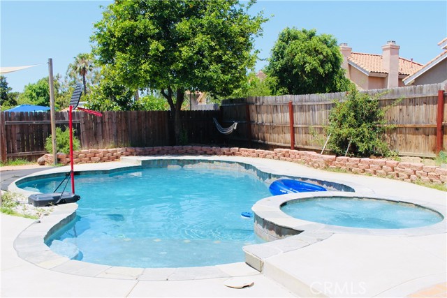 Detail Gallery Image 7 of 12 For 21316 Lilium Ct, Moreno Valley,  CA 92557 - 3 Beds | 2/1 Baths