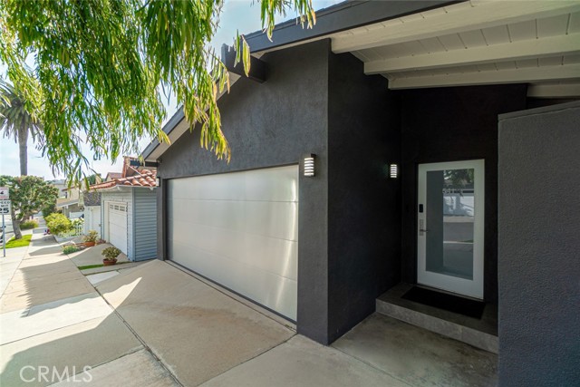 541 1st Street, Manhattan Beach, California 90266, 2 Bedrooms Bedrooms, ,2 BathroomsBathrooms,Residential,Sold,1st,SB23123581