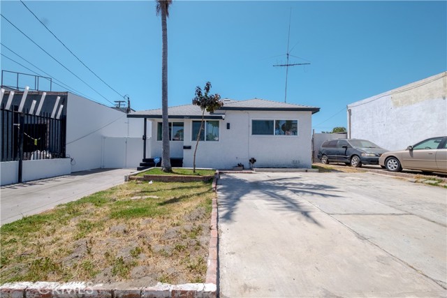 Detail Gallery Image 6 of 38 For 2841 E. Imperial Hwy., Lynwood,  CA 90262 - 5 Beds | 2 Baths