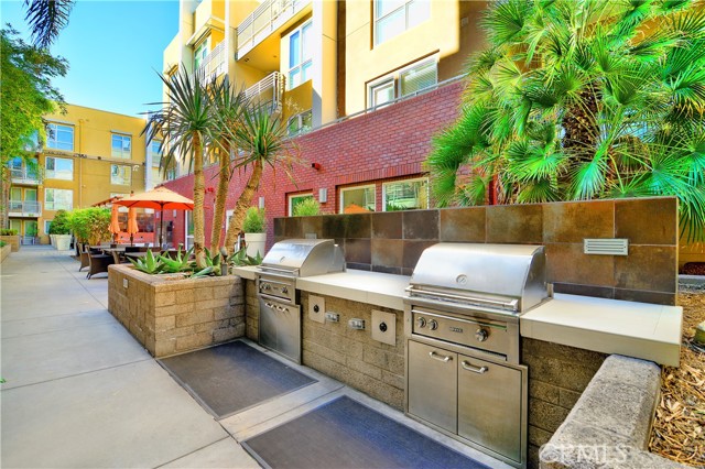 Detail Gallery Image 19 of 31 For 21301 Erwin St #343,  Woodland Hills,  CA 91367 - 2 Beds | 2 Baths