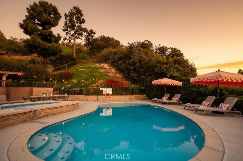 https://media.crmls.org/medias/6acfee06-6f0f-4bf8-a783-10635e082d28.jpg?preset=X-Large