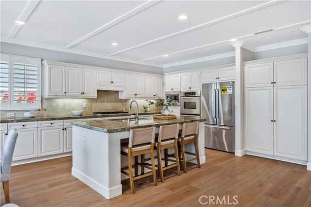 9 Whitford, Irvine CA: https://media.crmls.org/medias/6ad12d57-75cc-48f1-9af0-66e3a094821d.jpg