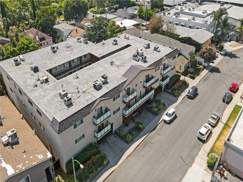 https://media.crmls.org/medias/6ad15e08-d1bf-4560-b8af-c267fce55559.jpg?preset=X-Large