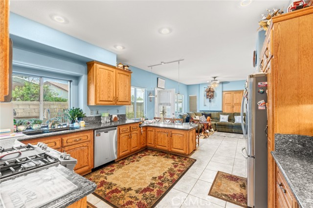669 Liverpool Street, Hemet CA: https://media.crmls.org/medias/6ad1fb7a-ebca-4dc8-9e26-324028debfd0.jpg