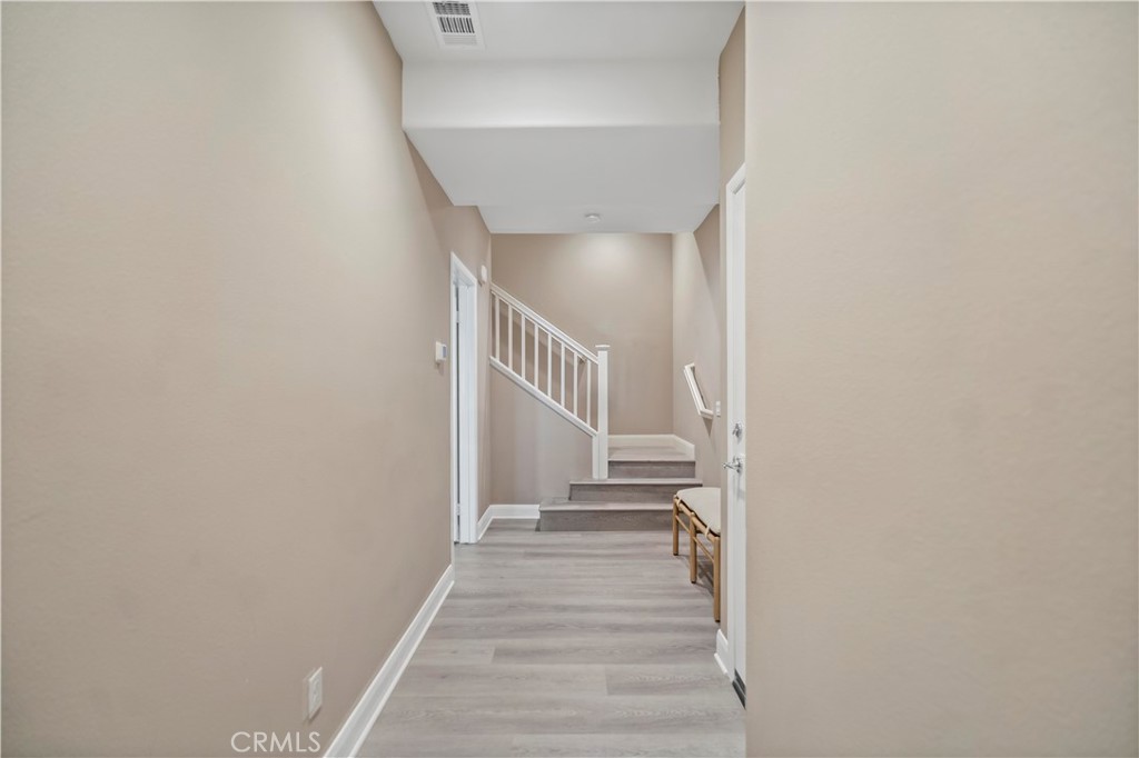 MLS #WS25270586 image #6