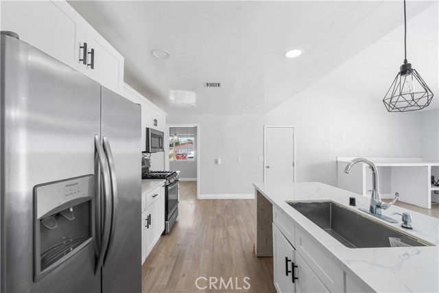 Detail Gallery Image 13 of 30 For 44328 Foxton Ave, Lancaster,  CA 93535 - 4 Beds | 2 Baths