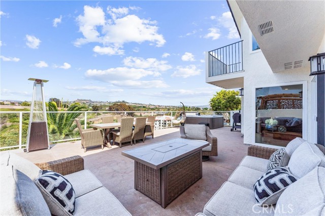 3208 Calle Grande, San Clemente CA: https://media.crmls.org/medias/6ad46535-93cf-4608-925a-5517c4ffe870.jpg