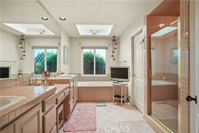 Detail Gallery Image 20 of 41 For 2124 Cervato Dr, Camarillo,  CA 93012 - 4 Beds | 2/1 Baths