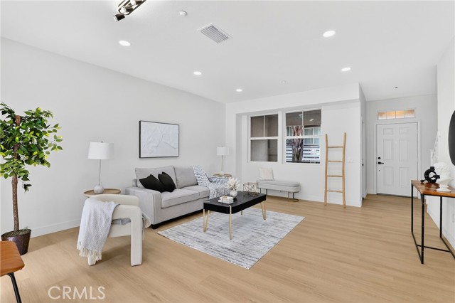 Detail Gallery Image 7 of 58 For 1960 Annandale Way, Pomona,  CA 91767 - 4 Beds | 2/1 Baths