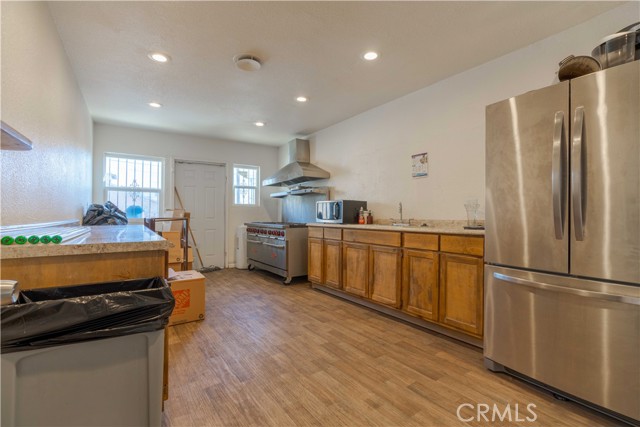 4200 Hooper Avenue, Los Angeles, California 90011, ,Commercial Lease,For Rent,4200 Hooper Avenue,CRPW25081386
