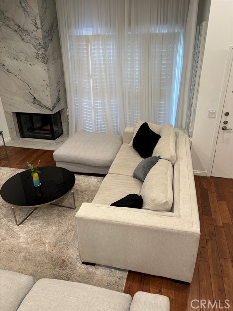 5533 Edward E Horton Lane, Encino CA: https://media.crmls.org/medias/6ad6181f-0e9e-4376-b618-f0d77b92c2b8.jpg