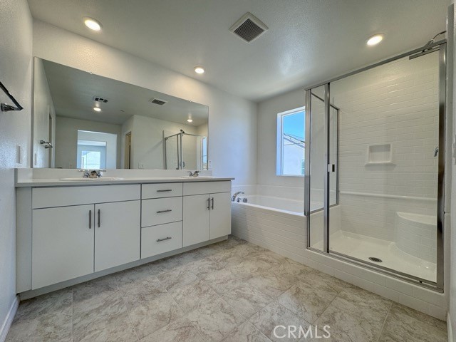 30045 Sunset Pier Drive, Menifee CA: https://media.crmls.org/medias/6ad63c61-5d5c-4a2f-835c-ae2077615bf5.jpg