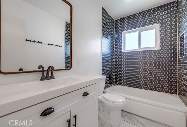 Detail Gallery Image 16 of 17 For 930 N Stanley Ave, West Hollywood,  CA 90046 - 2 Beds | 2 Baths