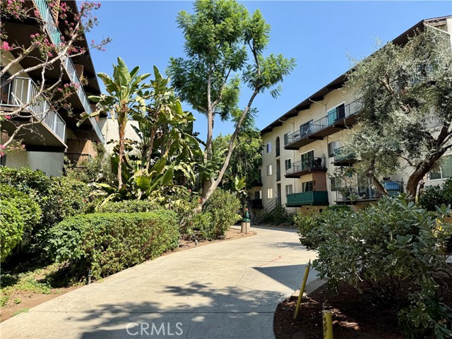 5460 White Oak Avenue, Encino CA: https://media.crmls.org/medias/6ad679b2-6b66-4726-8385-048459863d7f.jpg