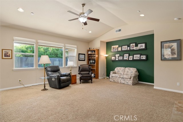 Detail Gallery Image 8 of 42 For 307 Gooselake Cir, Chico,  CA 95973 - 3 Beds | 2 Baths
