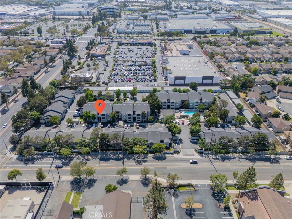 https://media.crmls.org/medias/6ad7b011-777a-4d47-aacb-988be82cf7f3.jpg?preset=X-Large
