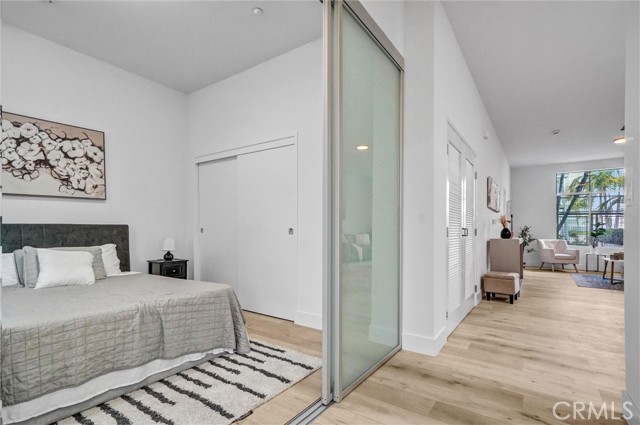 435 W Center Street Promenade, Anaheim CA: https://media.crmls.org/medias/6ad85b1c-9323-4bb3-a9fe-b922ea223f62.jpg