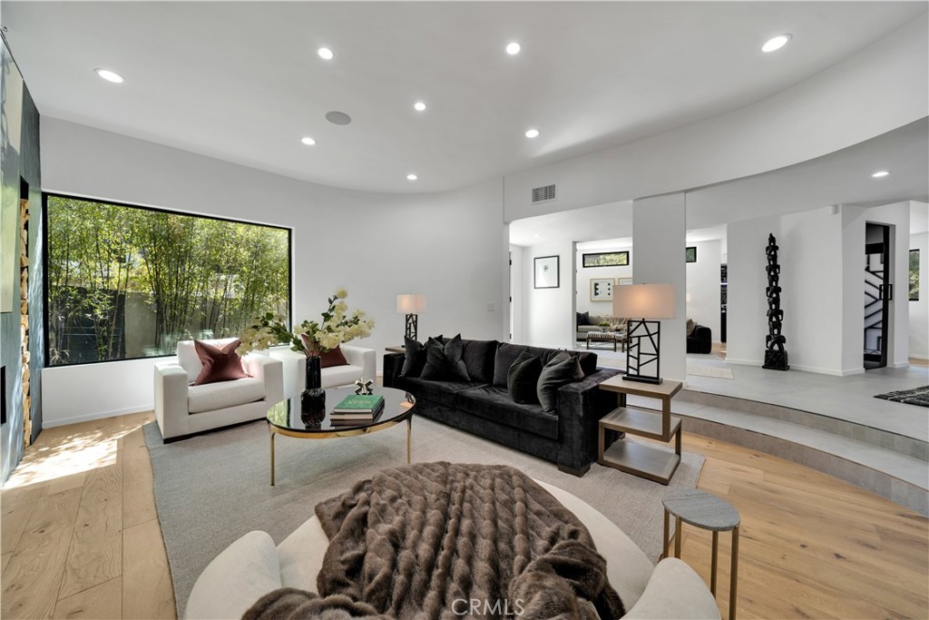 15. 2743 Laurel Canyon Boulevard Los Angeles, CA 90046