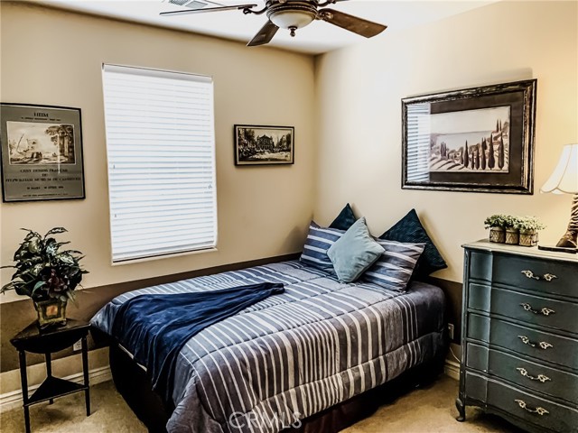 Detail Gallery Image 29 of 62 For 5206 Village Green Ln, Bakersfield,  CA 93306 - 4 Beds | 3/1 Baths