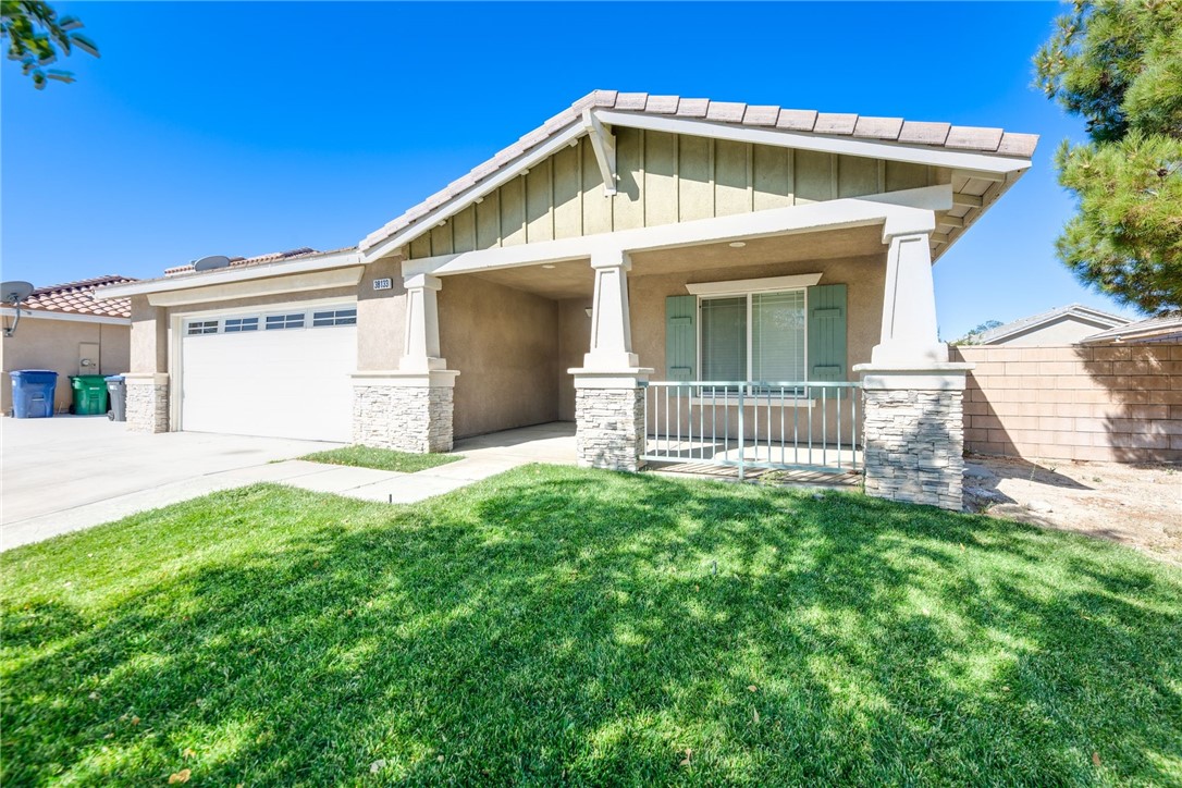 Detail Gallery Image 2 of 28 For 38133 Cima Mesa Dr, Palmdale,  CA 93552 - 3 Beds | 2 Baths