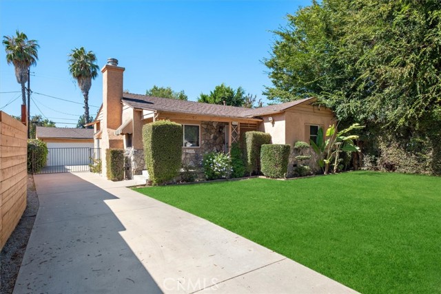 Detail Gallery Image 2 of 21 For 5623 Cedros Ave, Sherman Oaks,  CA 91411 - 3 Beds | 1 Baths