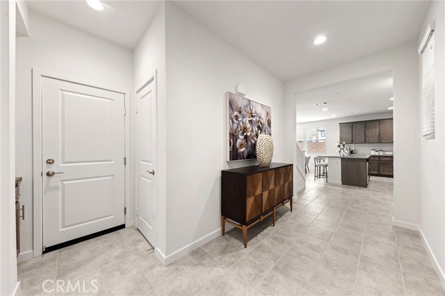 Detail Gallery Image 7 of 55 For 2972 E Calgary St, Ontario,  CA 91761 - 4 Beds | 3 Baths