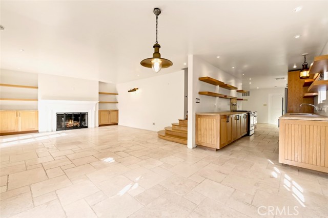 Detail Gallery Image 17 of 59 For 89 Rivo Alto Canal, Long Beach,  CA 90803 - 5 Beds | 3/1 Baths