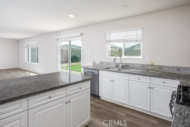 Detail Gallery Image 7 of 28 For 3606 E Avenue J3, Lancaster,  CA 93535 - 4 Beds | 3 Baths