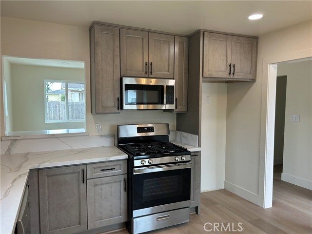 1102 Maxfield Street, Torrance CA: https://media.crmls.org/medias/6adcc792-f284-45c3-9e5a-0fb4378fd43e.jpg